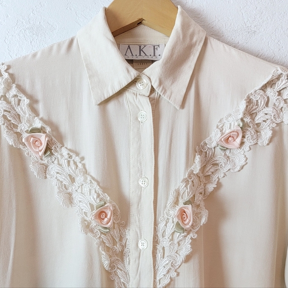 Vintage Cream Floral Lace 90s Rose Applique Long Sleeve Button Coquette Blouse - Picture 9 of 15